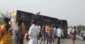 8 killed as bus overturns in Karnataka 20 people were injured