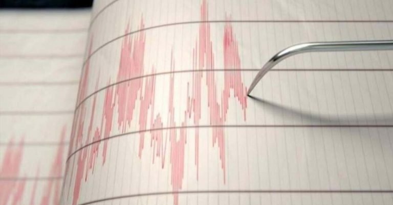 Residents feel tremors as earthquake hits Iran