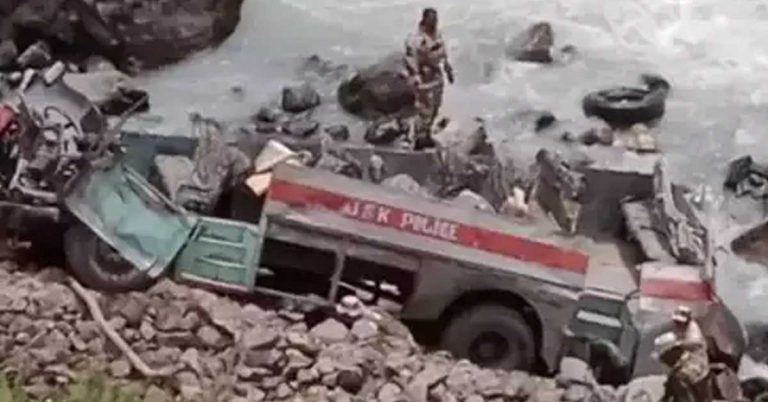 7 killed as bus carrying ITBP jawans overturns in Kashmir