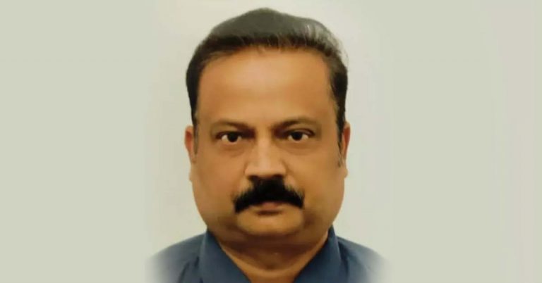 A native of Perinthalmanna died after being hit by a van while crossing the road in Ajman