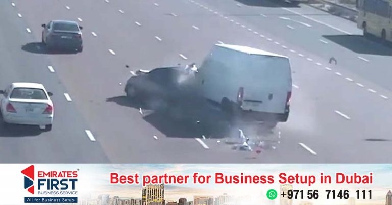 Abu Dhabi Police warned against stopping vehicles in the middle of the road to avoid serious accidents