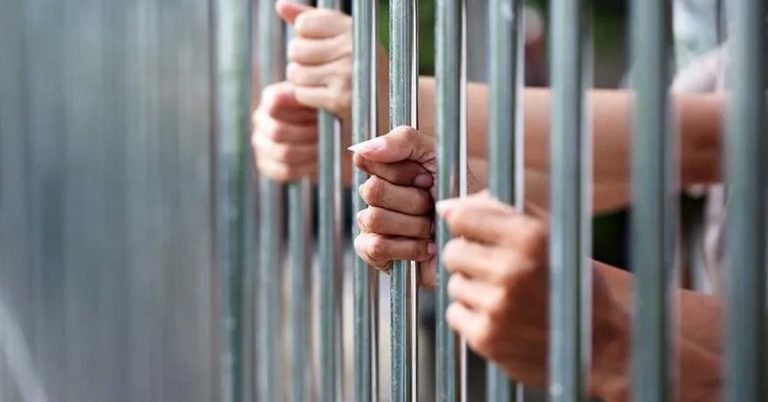 Dubai: Five men jailed, deported for stealing Dh41,000, assaulting 15 others
