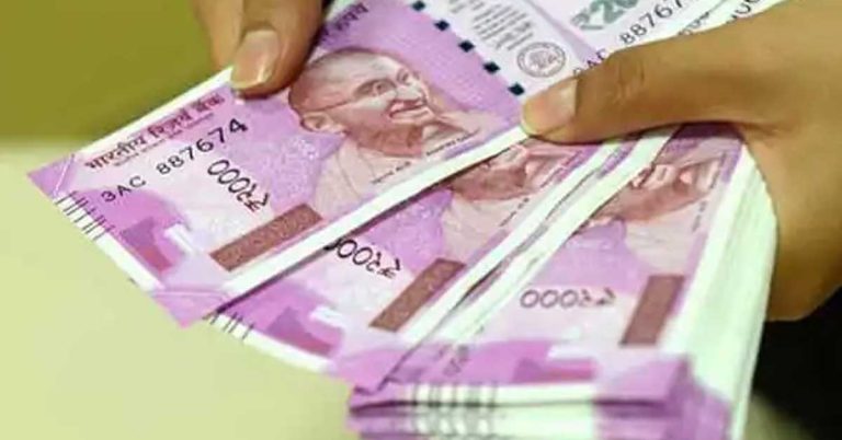 Money exchanges in UAE are reportedly not accepting Indian currency notes of Rs 2000.
