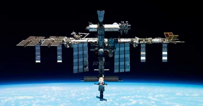 NASA lost contact with the space station for half an hour: Russia helped NASA
