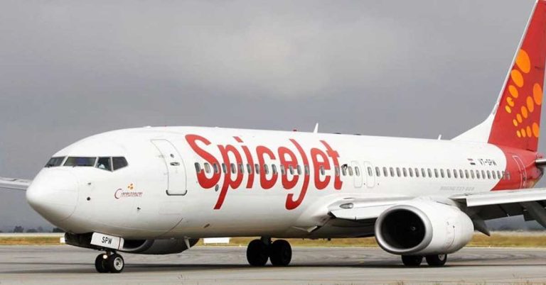 Kochi-Dubai Spice Jet flight scheduled to depart on Monday night did not take off: Passengers are angry