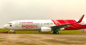 The Air India Express carrying passengers in Kannur has been lying on the runway for 3 hours!