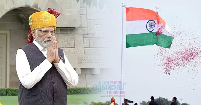 Prime Minister hoists the flag at the Red Fort on Independence Day: The Prime Minister said that the country is with the people of Manipur