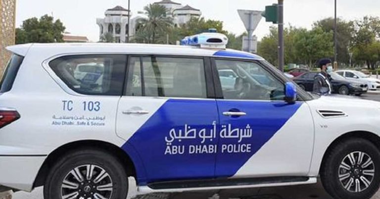 Car accident on the main road in Abu Dhabi- Abu Dhabi Police with warning