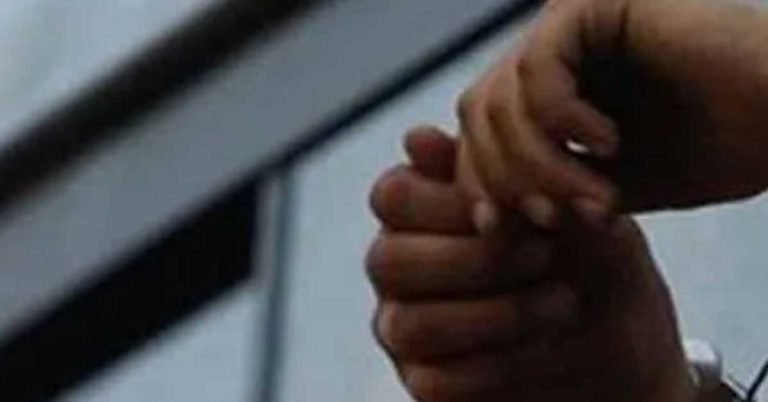 Tour operator arrested in UAE for defrauding 150 people in connection with Hajj.