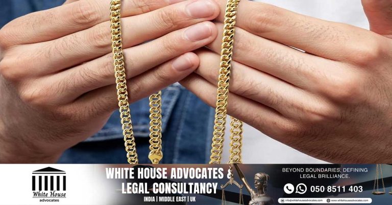 A Dubai court has fined an expatriate woman 5,000 dirhams for stealing a gold necklace in Dubai.
