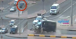 Accident in Sharjah after driver carelessly drives into sidewalk_ Sharjah Police releases CCTV footage